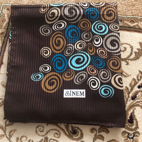 Scarf brown from Turkey. Nice and elegant. - Picture 3 of 3